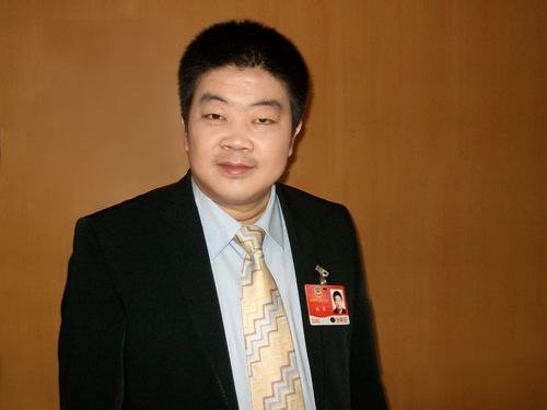 全国政协委员冯军建议各级政府机构试点开微博