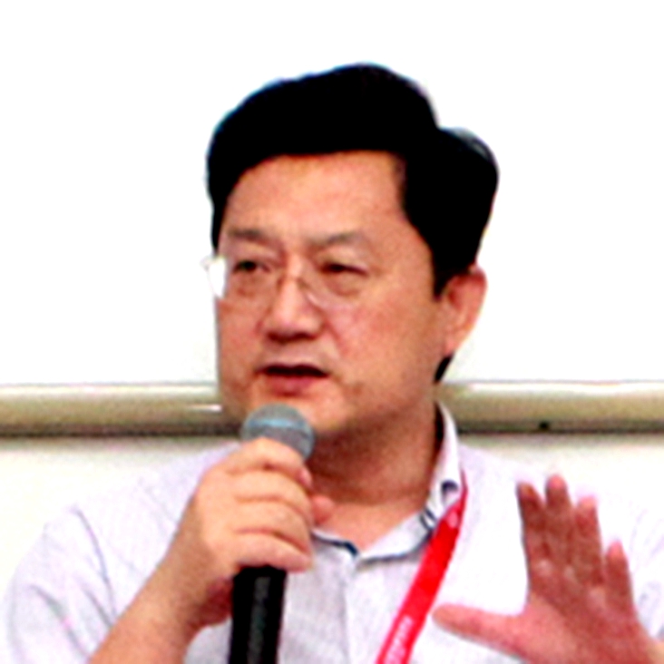 杨 平