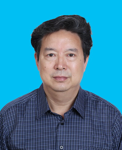 王 俊