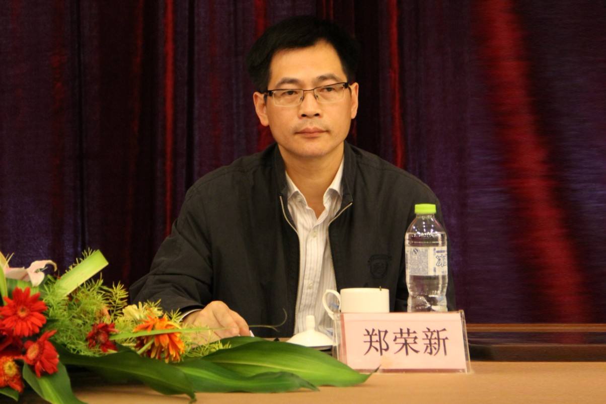 杭州市数据资源管理局局长郑荣新。