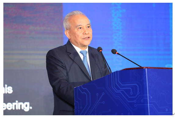 十一届政协副主席、国家电子政务专家委员会主任王钦敏