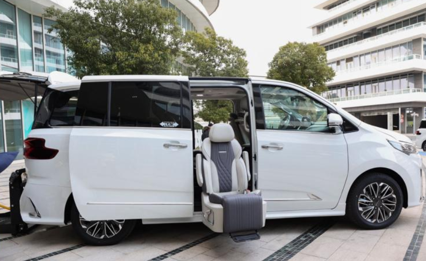 商务车 878_538